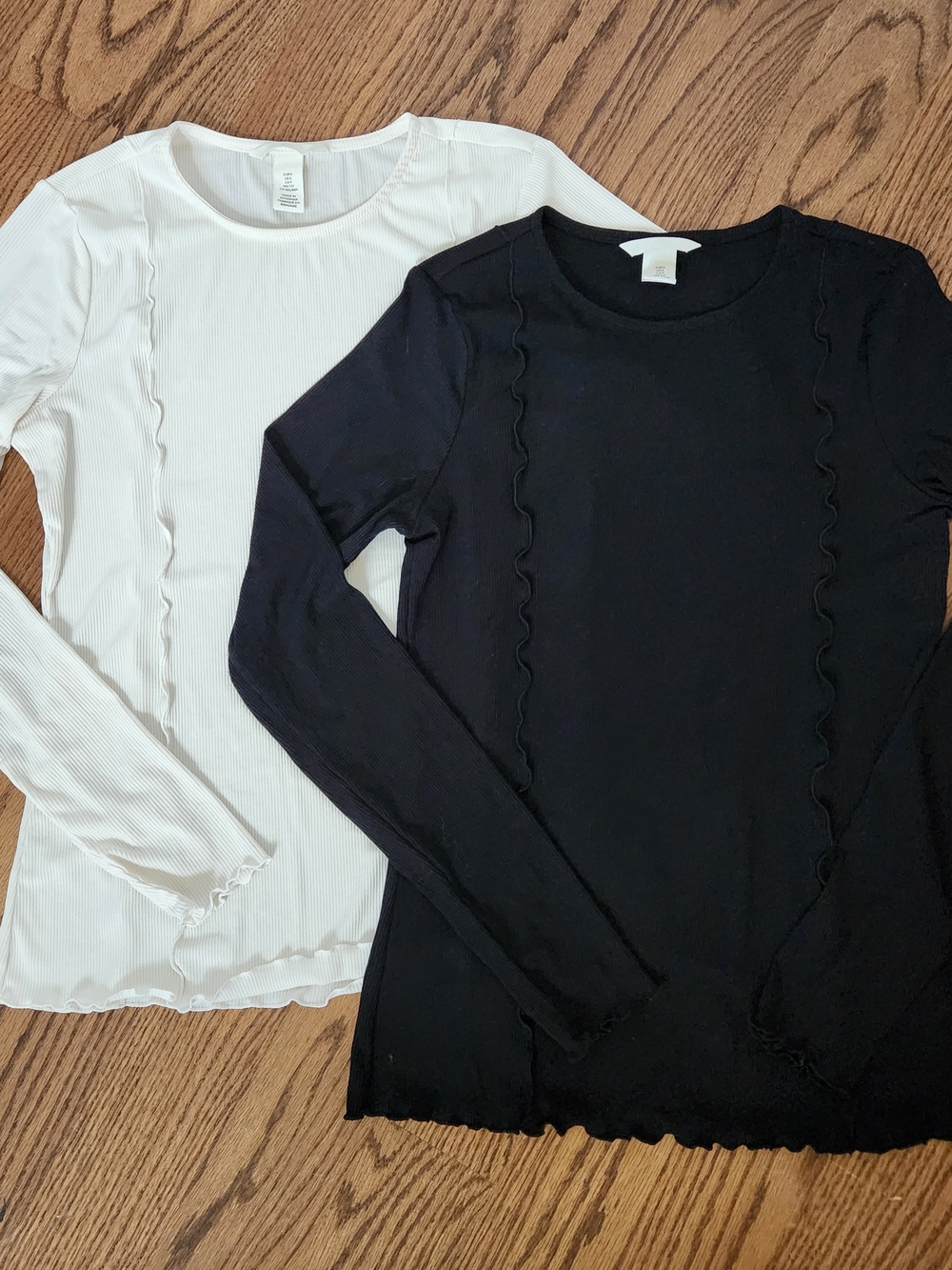 Set Of 2 Women's Long Sleeve Ruffle-Trim Ribbed H&M Tops - Black and Cream